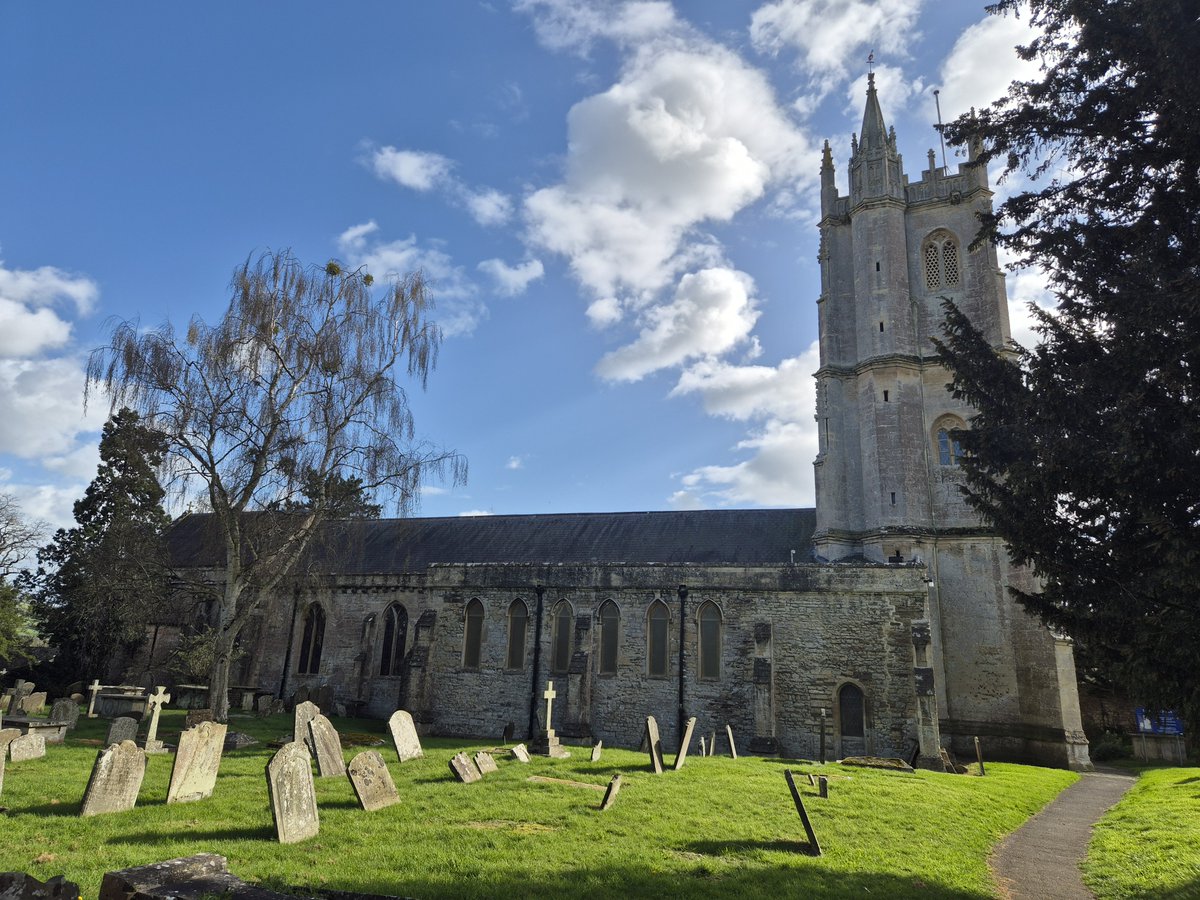 TheHistoryMouse's tweet image. A church that is a mix of Decorated and Perpendicular and rather striking in scale. Welcome to the church of St. Mary in Bitton, Somerset. Or rather unwelcome. Another locked church. Another week slumming it outside in the hedgerows for Mouse. #StMaryBitton #Somerset