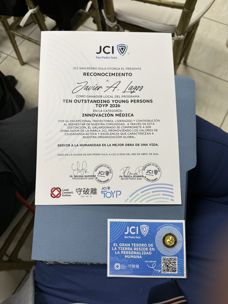 Profundamente agradecido con JCI San Pedro Sula por este reconocimiento en Innovación Médica dentro de TOYP 2026. Ser joven y no ser revolucionario es una contradicción biológica; hoy ser revolucionarios es ser humanos, ser amables y cuidar los cerebros hondureños.