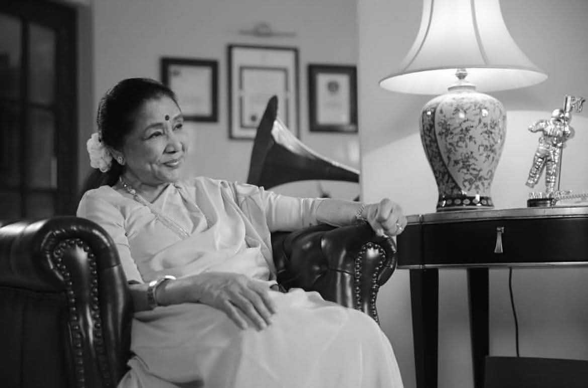 sagarjohn9000's tweet photo. #AshaBhosle ji, who recorded 10000+ songs, dies at 92 her life in pictures 
With a career spanning over 70 years, she won hearts across generations in India and worldwide with her iconic voice.
your voice is forever in our hearts 💕  Rip🙏 https://t.co/vsr9K7E3Ii