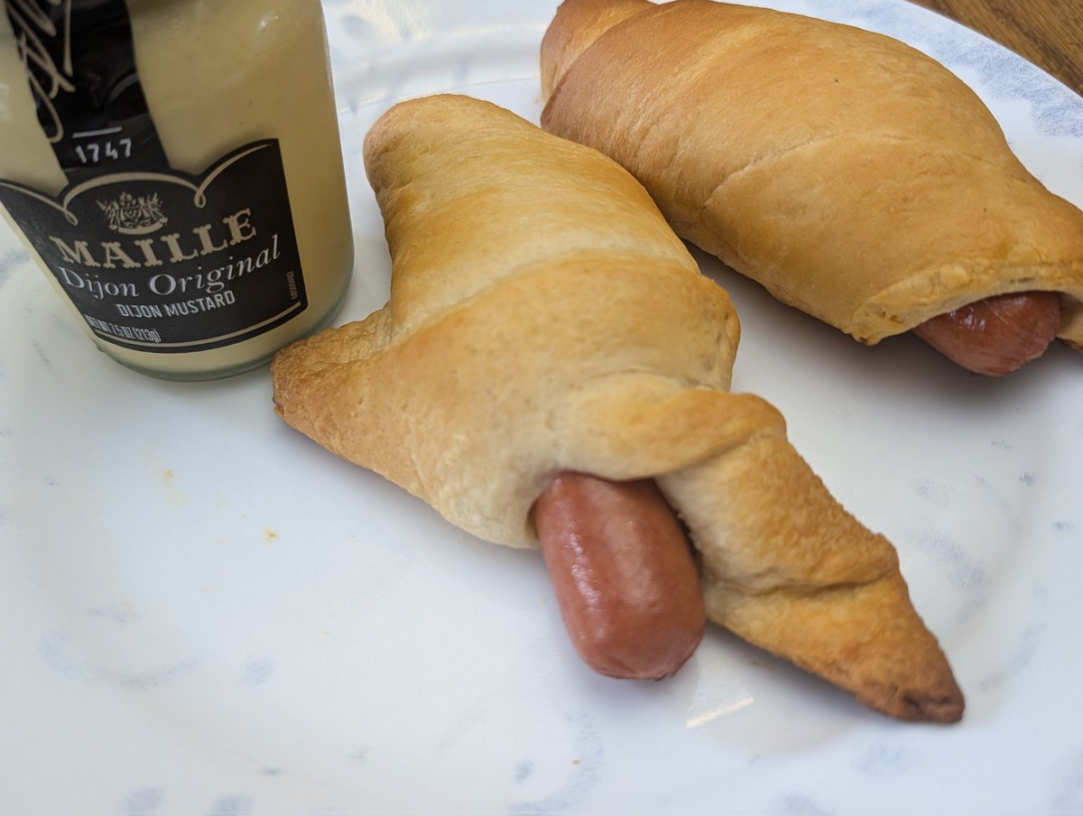 Sometimes a Chud can just upgrade his mustard when having hot dog wraps.