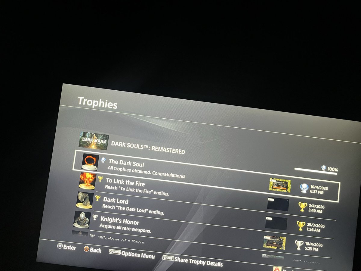Moha___2002's tweet photo. I finally 100% ds1 #ds1 #darksouls https://t.co/uHbnqfY0nb