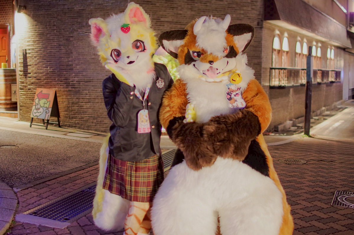 ななせ tweet media