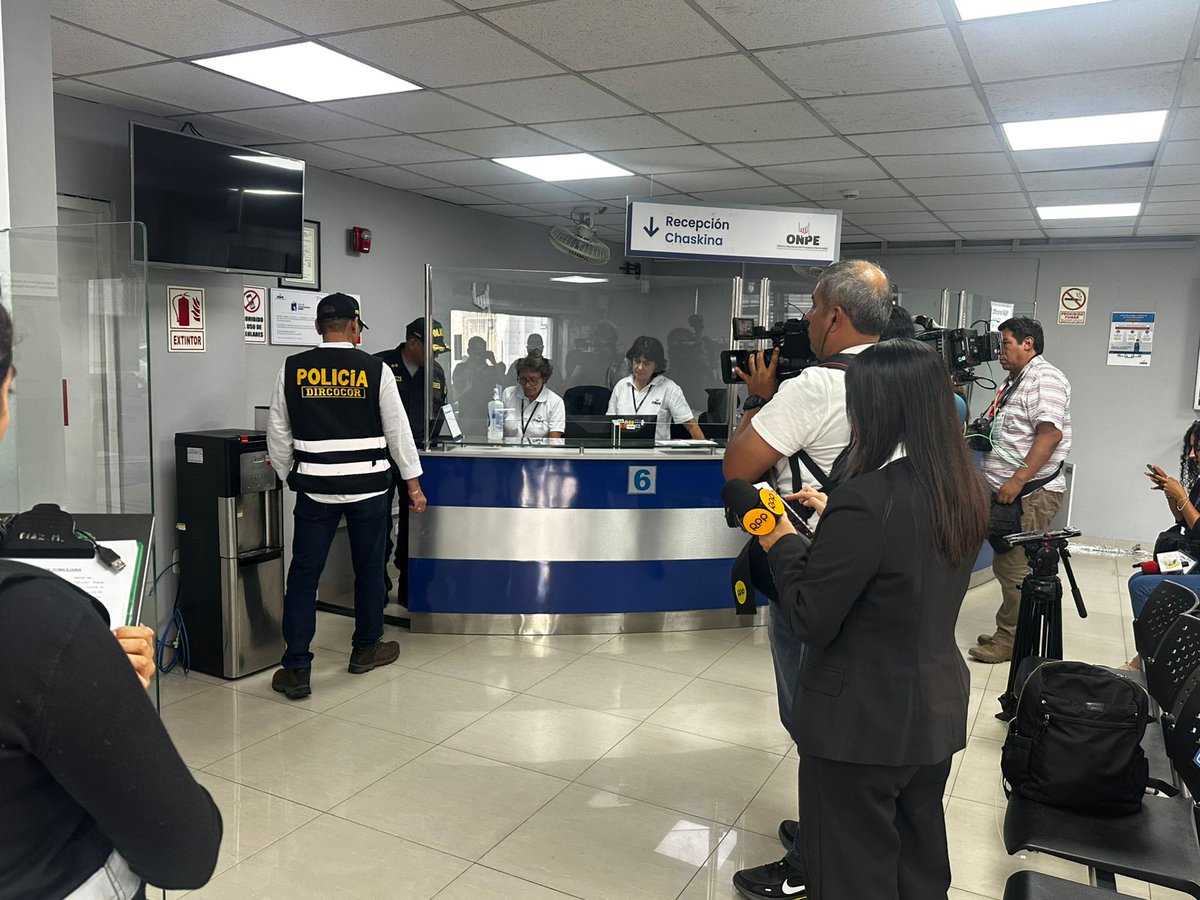 peru21noticias's tweet photo. 🚨  Dirección Contra la Corrupción PNP interviene ONPE 

Todos los detalles aquí: https://t.co/gesddrN1UQ https://t.co/ni9tmPxbq8