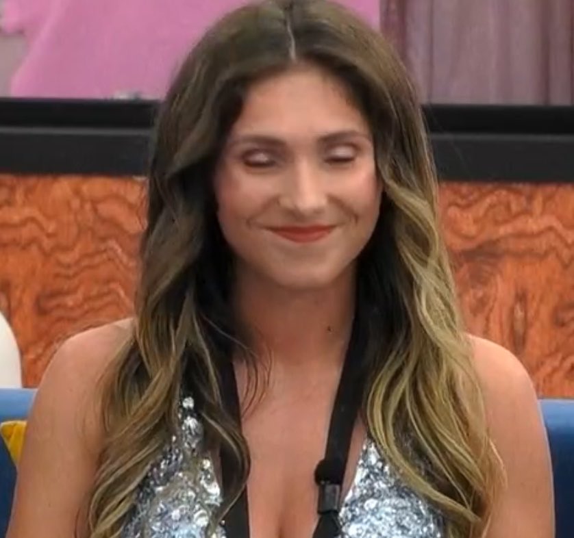 Ariana: Então quem queres que saia? 
Lili: Tu que eu já não te suporto! RAINHA kdkdkdsk #sstvi