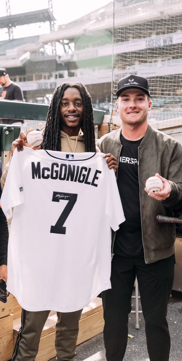 Tigers Dug tweet media