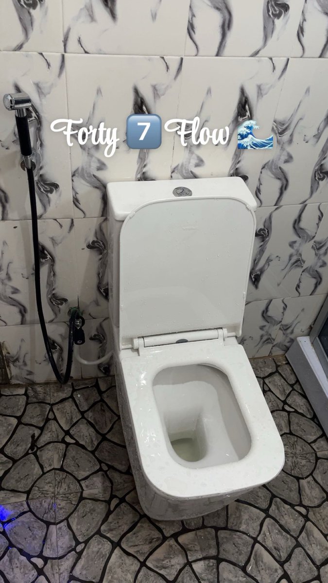 Forty_7_Flow's tweet photo. Take your time &amp; sh!t 👍🏽🚽 https://t.co/LQ7hD96Kh7