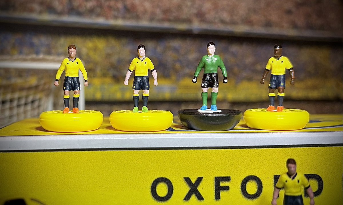 diber10's tweet photo. Oxford United @OUFCOfficial 1986 Milk Cup winners in #subbuteo form 🟡⚫️ @SubbuteoFC @subbuteo @SkyBetChamp @umbro @UmbroUK @Carabao_Cup @Retro_Soccer @Style4youUK @retrofootballnw @OxfordUtdForum https://t.co/XKIq5iZs42
