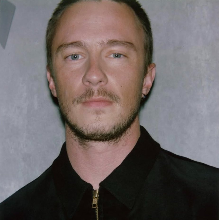 acervo drew starkey. tweet media