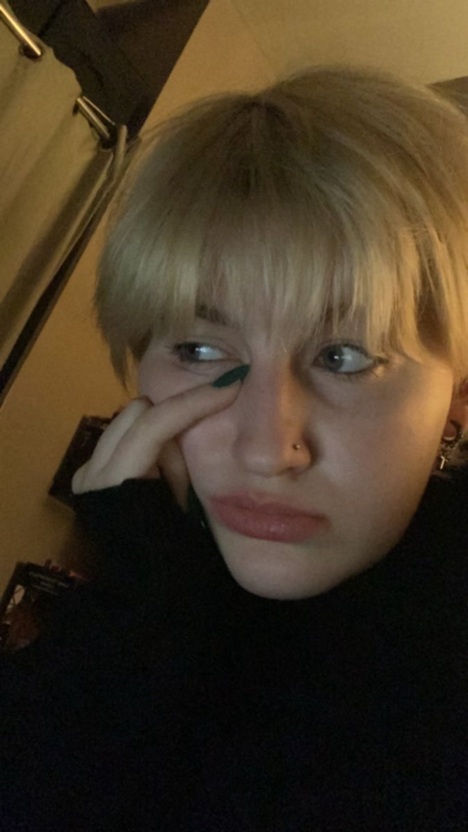 lynette scavo 🎠 (dean’s version) tweet media