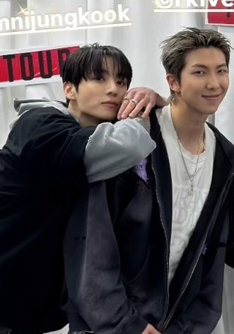 MariaAFBF⁷🪭ᴬᴿᴵᴿᴬᴺᴳ㉧㉣㉣ ⟭⟬ 💜 ⟬⟭ ⊙⊝⊜⁷ ²⁰²⁶ ᴮᵗˢ ʸᵉᵃʳ tweet media