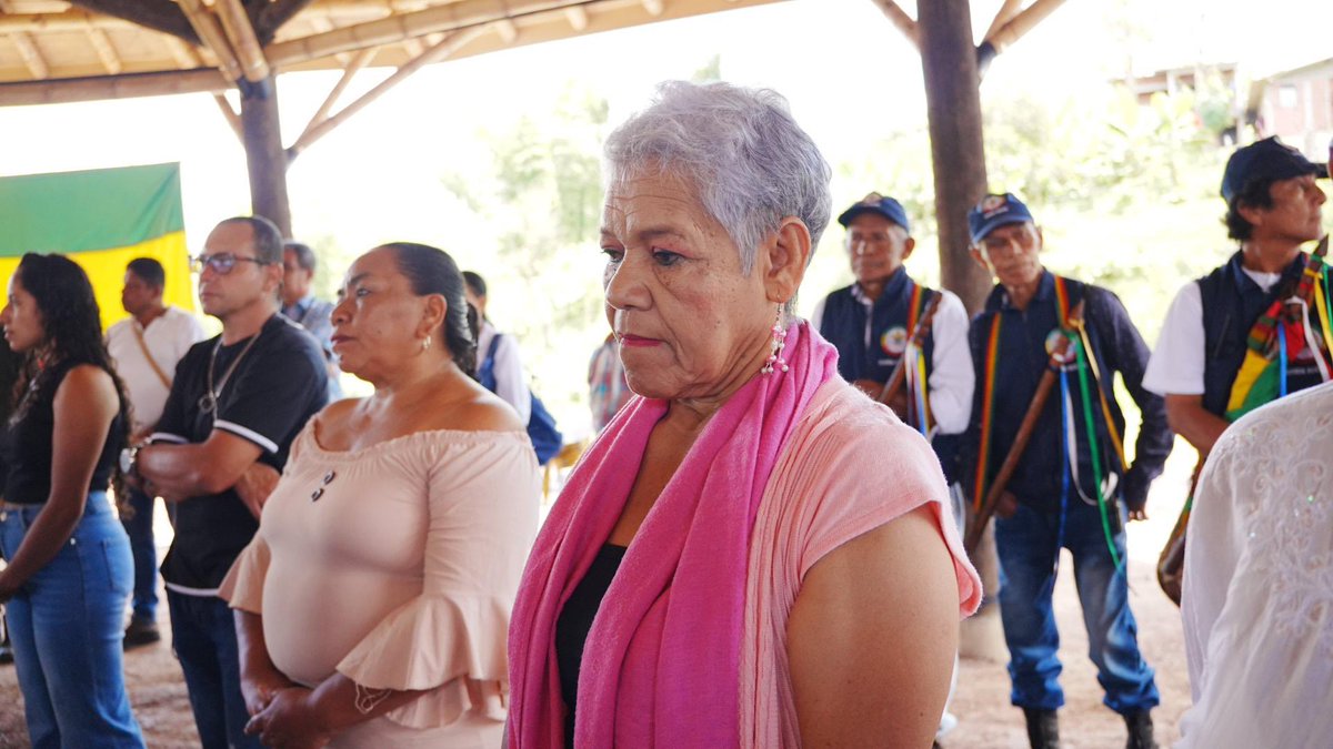 ARNColombia's tweet photo. 🫂El Plan hace parte del Programa Especial de Armonización Indígena (PEAI) ‘Caminos para Volver al Origen’, que garantiza que las personas que dejaron las armas, con pertenencia étnica, aporten a la paz desde sus territorios y comunidades. https://t.co/dpT0I0WYq4