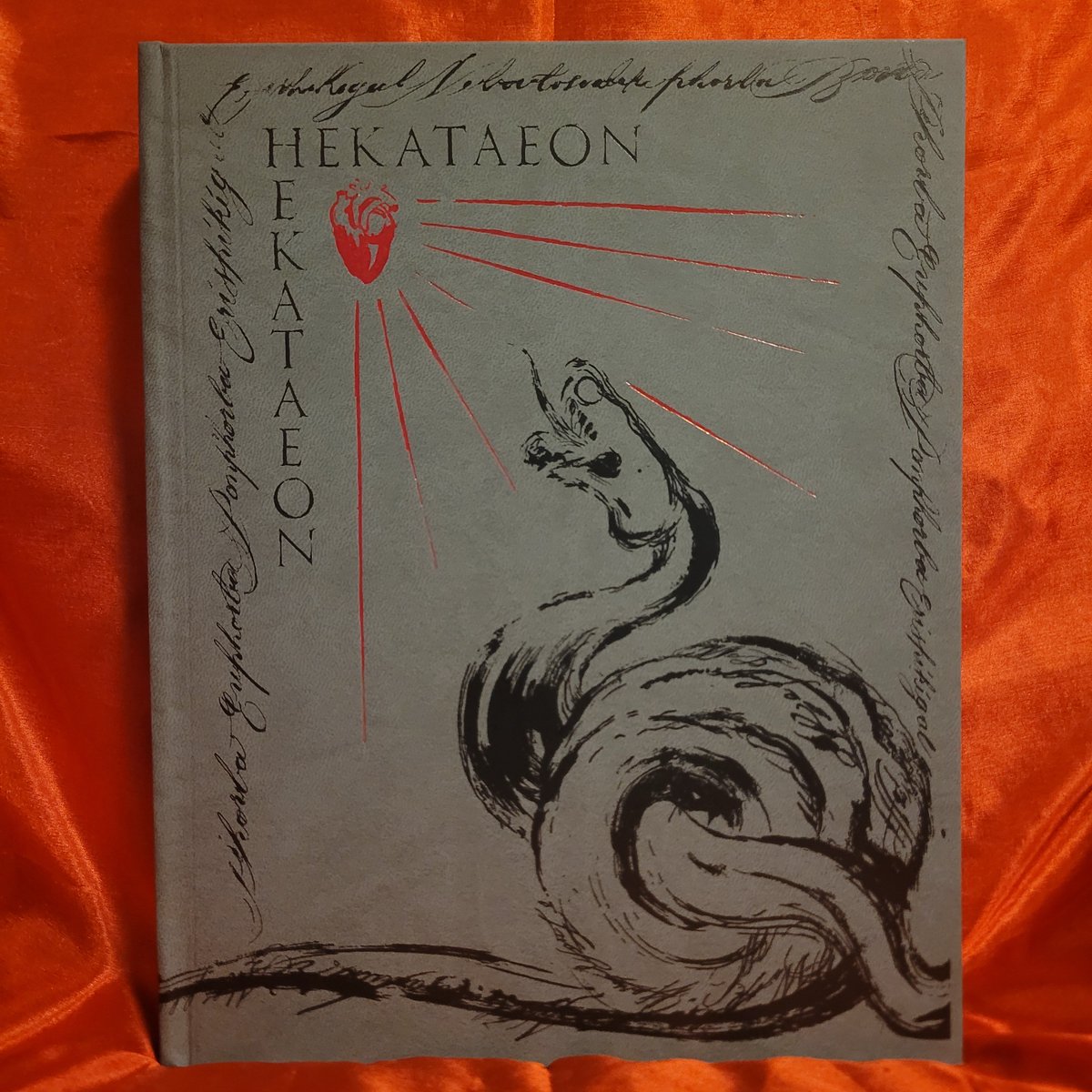 ArcaneOfferings's tweet photo. Jack Grayle. The Hekataeon. Grayle Press, 2024. Media trade hardcover edition. 496 pages. Sigil and illustrations by Rowan E. Cassidy.

https://t.co/s2caQht24R

#hekate #occultbooks #esotericbooks #occultbookseller https://t.co/vnrRtrkrA4