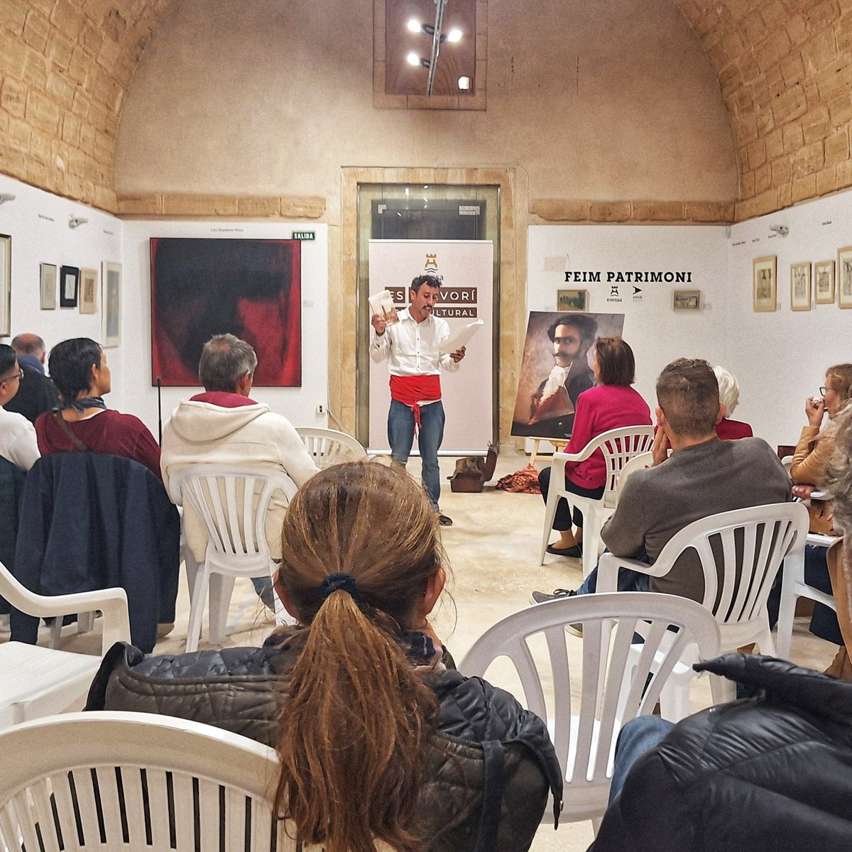 Un merescut homenatge al corsari Antoni Riquer en Es Polvorí, a Dalt Vila,amb la lectura dramatitzada escrita per Carlos Garrido i interpretada per Miguel Vingut. La música que acompanya és de Frank Cogollos. Magnífic!

#LaDestralDelCorsari
#EsPolvorí #Eivissa
<a href="/ajeivissa/">Ajuntament d'Eivissa</a>