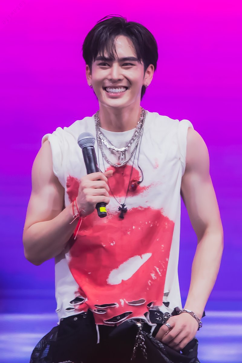 KarlTatawife's tweet image. ช่วงถัดมา ออกมาโชว์กล้ามเต่ง
#SuperFluid2026xJASPER
KPW SONGKRAN X JASPER
#santapp @Ppsanta