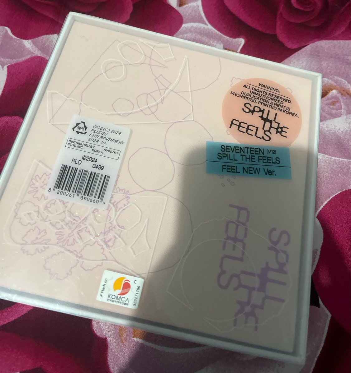 axterlyy's tweet photo. WTS Album SEVENTEEN – Spill The Feels (Feel New Ver.) 💿

✔️ FULLSET (semua isi lengkap)
✔️ Kondisi 100% mulus, no lecet
✔️ Original (KOMCA)

💰 Price: 430k (nego tpis)

Masih bagus bgt, sayang bgt klau cuma disimpan 🥹
Siapa cepat dia dpat ya 🤍
DM klau minat! 

#zonauang #wts https://t.co/6SGG4jfXvL