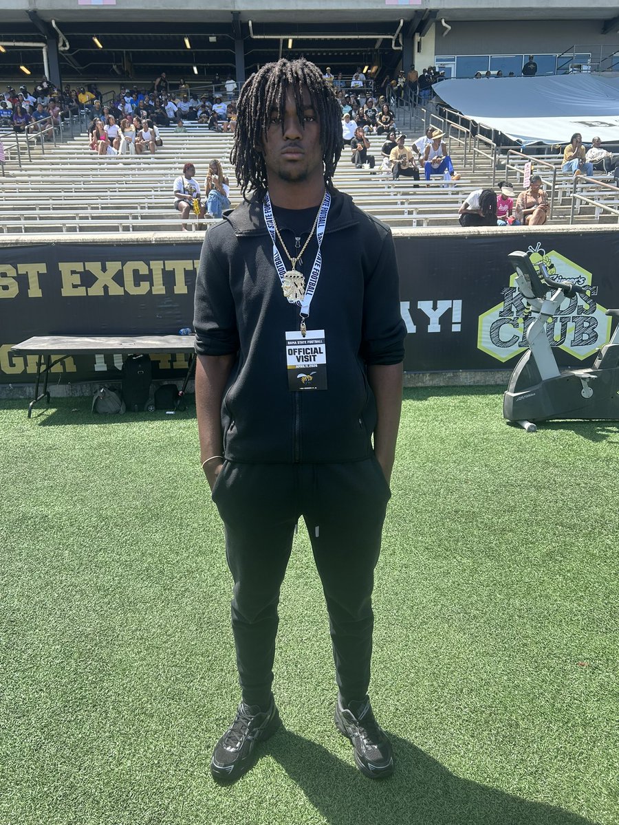 The_CIVI11IAN's tweet photo. Had a great time at the junior day yesterday on to the next @CoachBiggie74 @AcademyEvangel @erob50 https://t.co/WuzsRR29b4