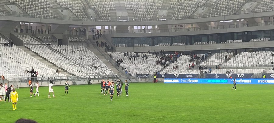 PassioNey 💙🤍 tweet media