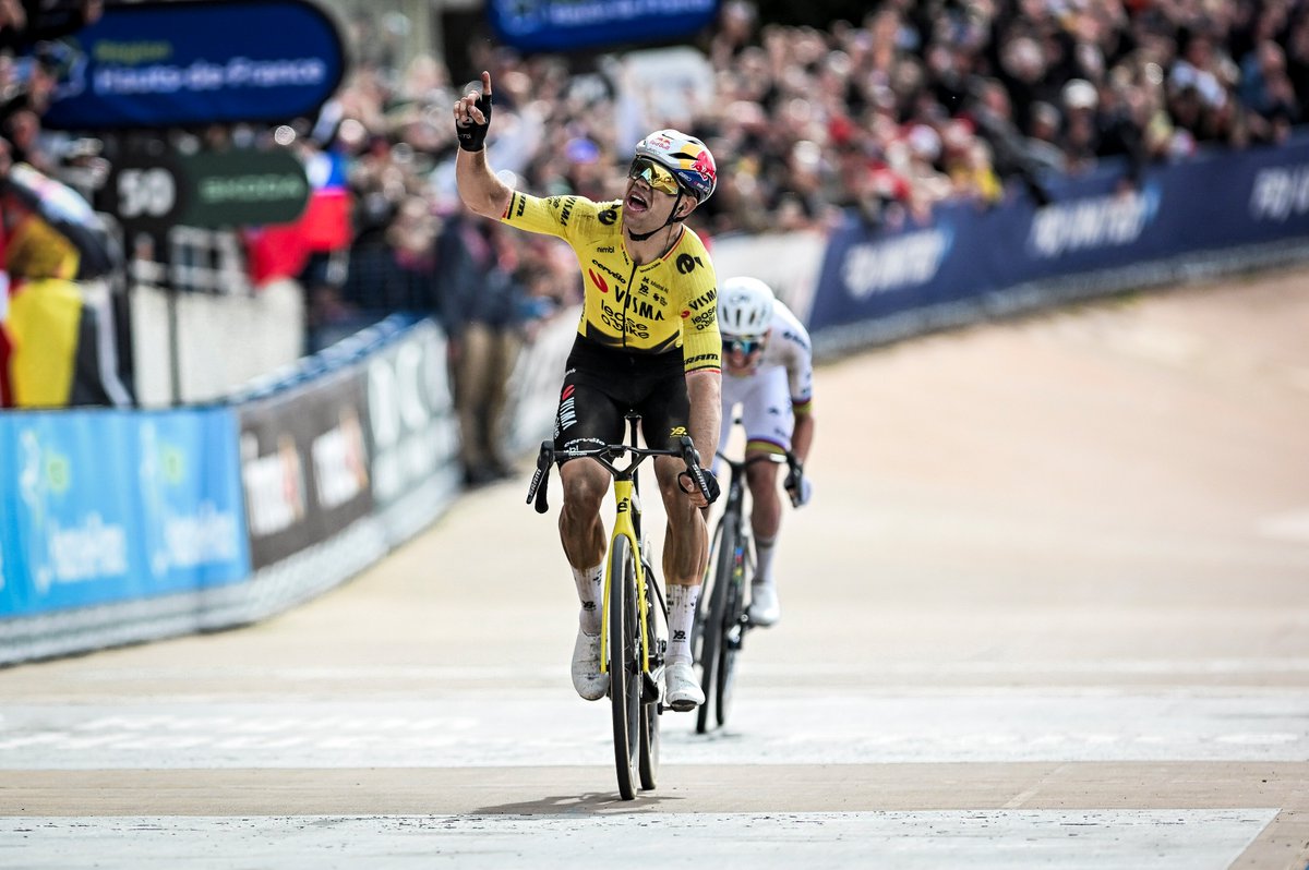 Le Gruppetto tweet media