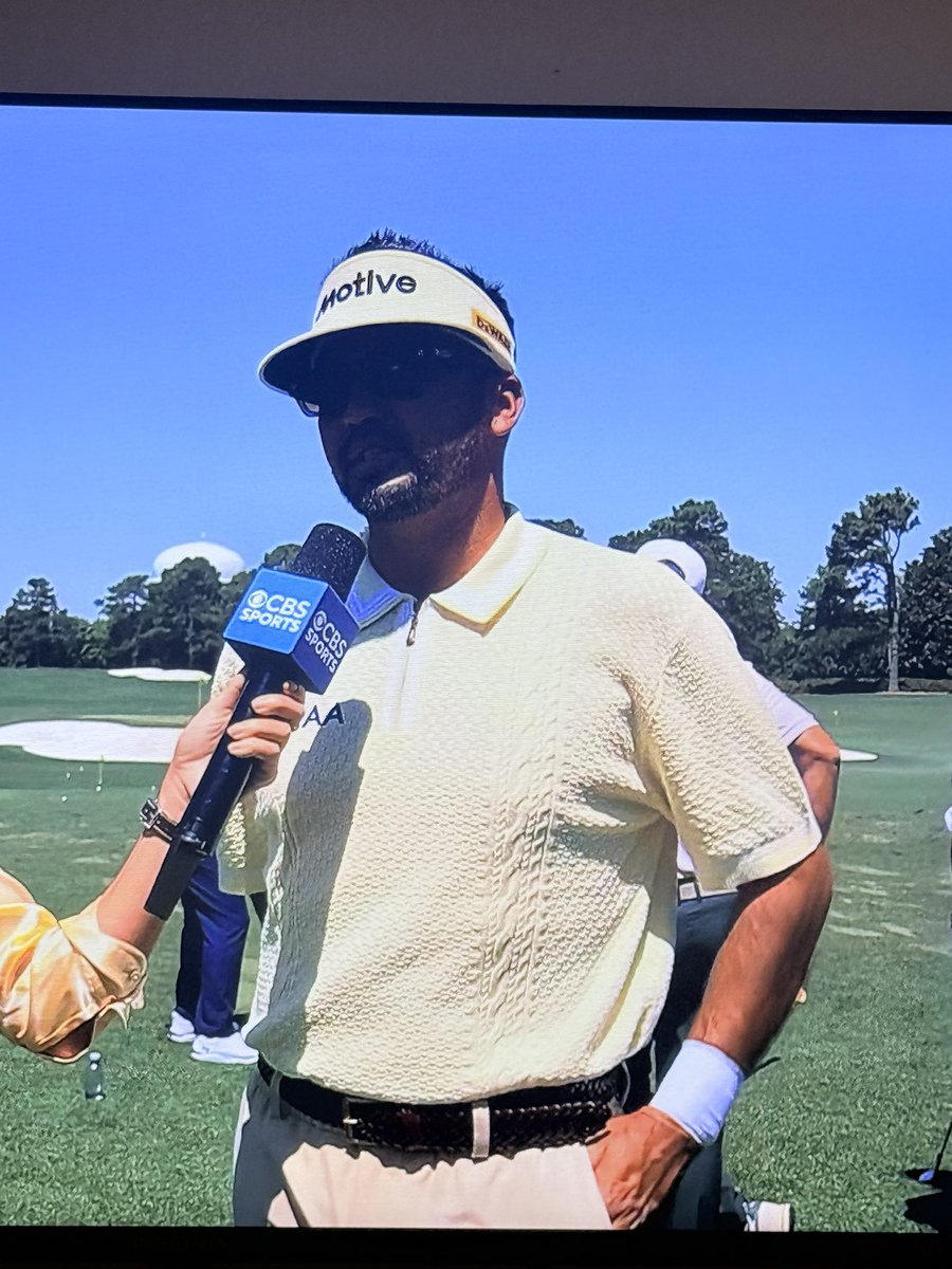 Pitching A Tent tweet media