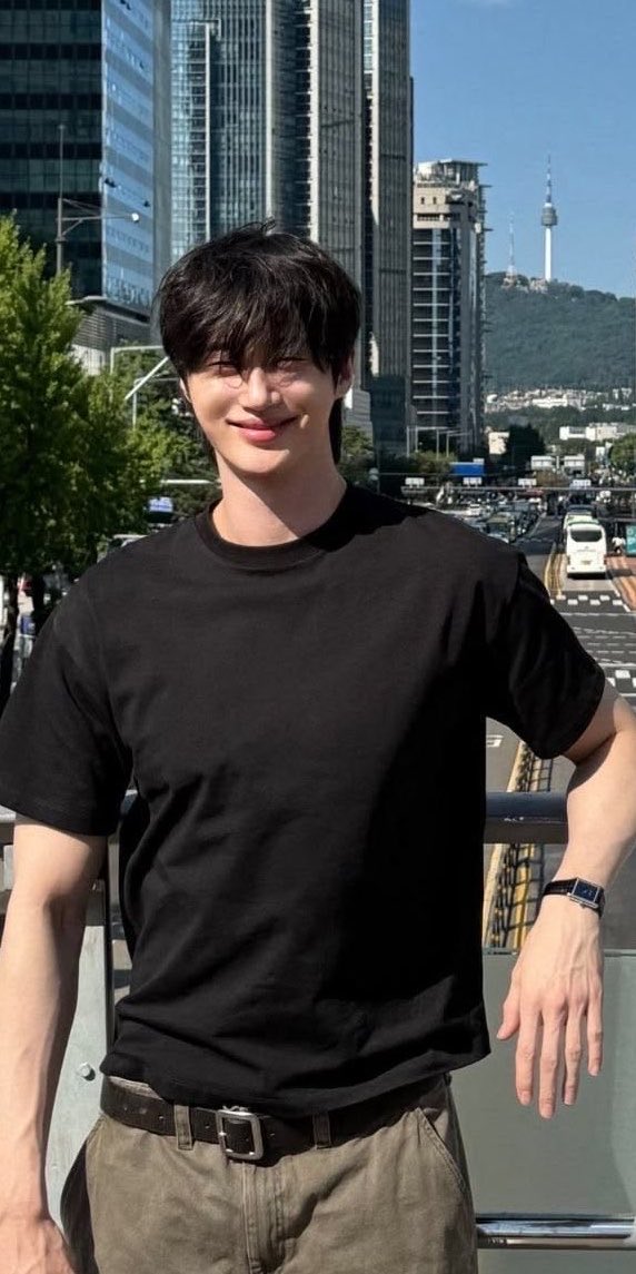 byeon wooseok sama anton ini beneran mirip banget....