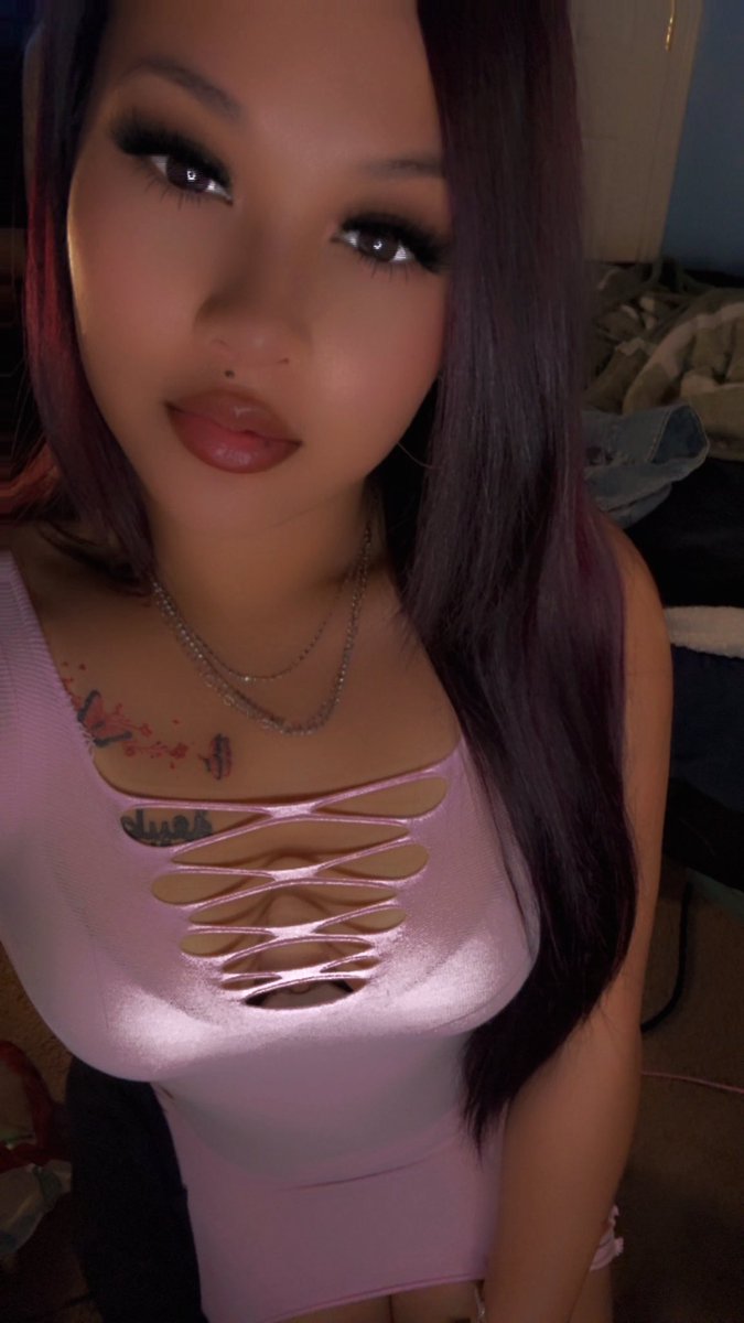 _tinnyxo's tweet photo. It’s me🦋 https://t.co/s2SKK5c2fL