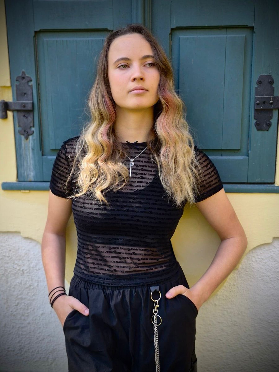 Visionatica's tweet photo. 🇬🇧 We finally have some big news! We’re delighted to introduce our new frontwoman to you today.

Welcome Levina to Visionatica 😃 https://t.co/6DPBrZfx4E
