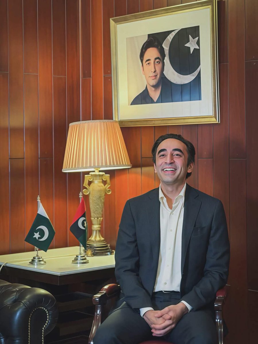 Javedali841's tweet image. چیئرمین بلاول بھٹو زرداری نے ایران-امریکہ مذاکرات کے دوران عالمی میڈیا میں پاکستان کی مؤثر اور مثبت نمائندگی کی، اور امن و سفارتکاری کا پیغام دیا
@BBhuttoZardari
#PPP