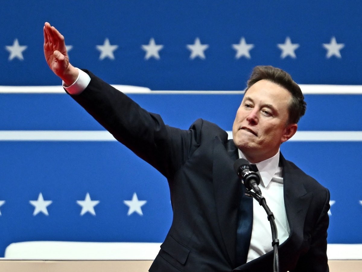 PrabhasNepal's tweet image. #ElonMusk recreates Rebel Star Prabhas' #Salaar Gesture at inauguration rally…

#Salaar2 Mania begins 🔥

Tweet like joker Sarath Chandra Naidu 😂

@PrabhasRaju  @hombalefilms