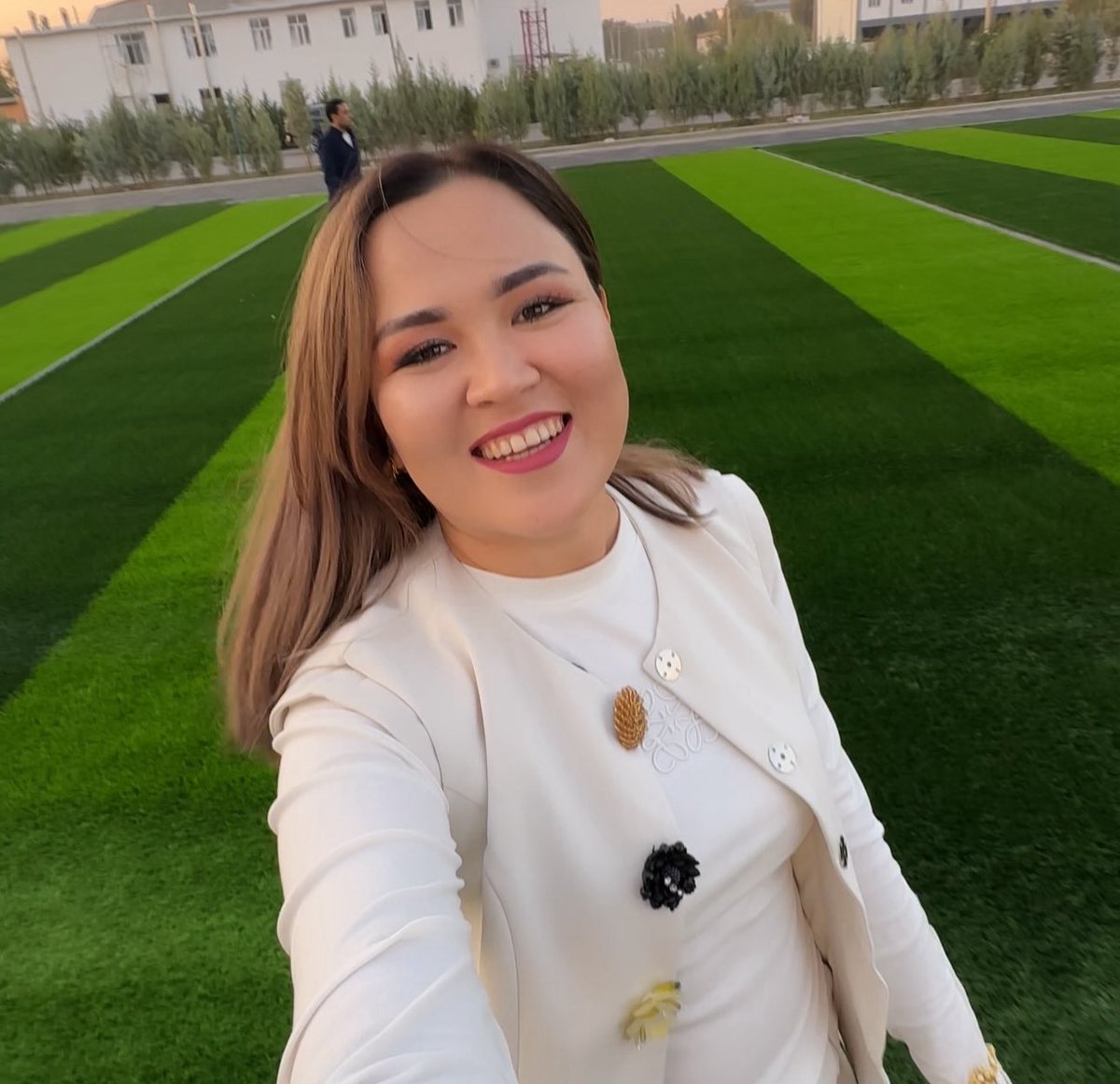 Chiroyli kulgan rasmizni qo’ying🤗

Shuni avaga qo’ysammikan🫠❤️