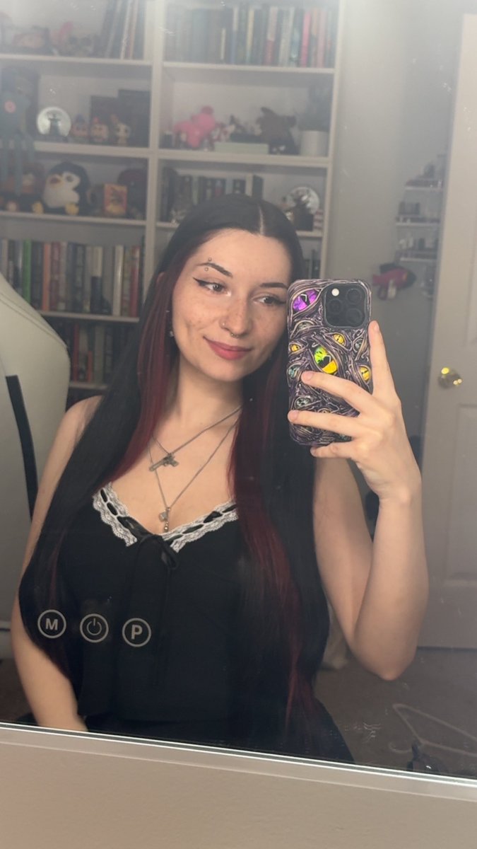 SR alexis ♡ tweet media