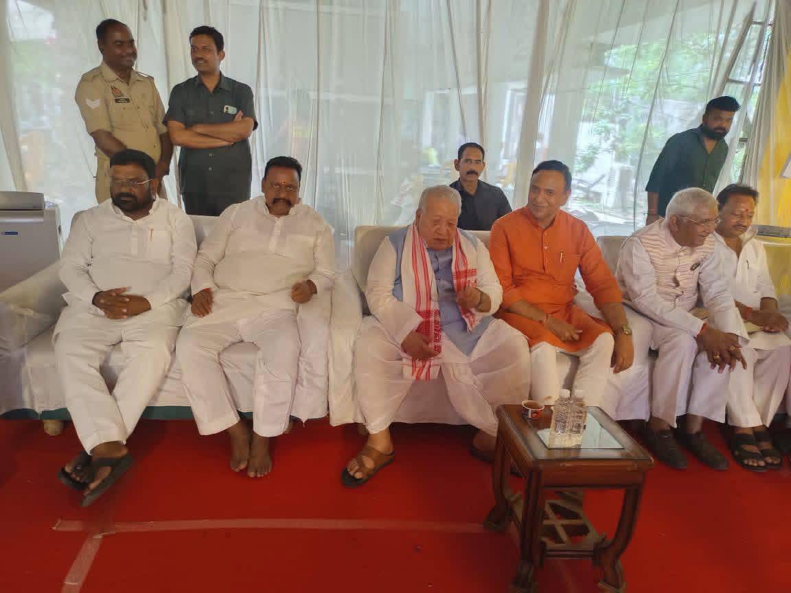 Vijay Bahadur Pathak tweet media