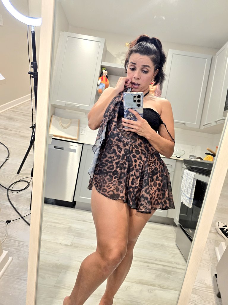 LizyShorty tweet media