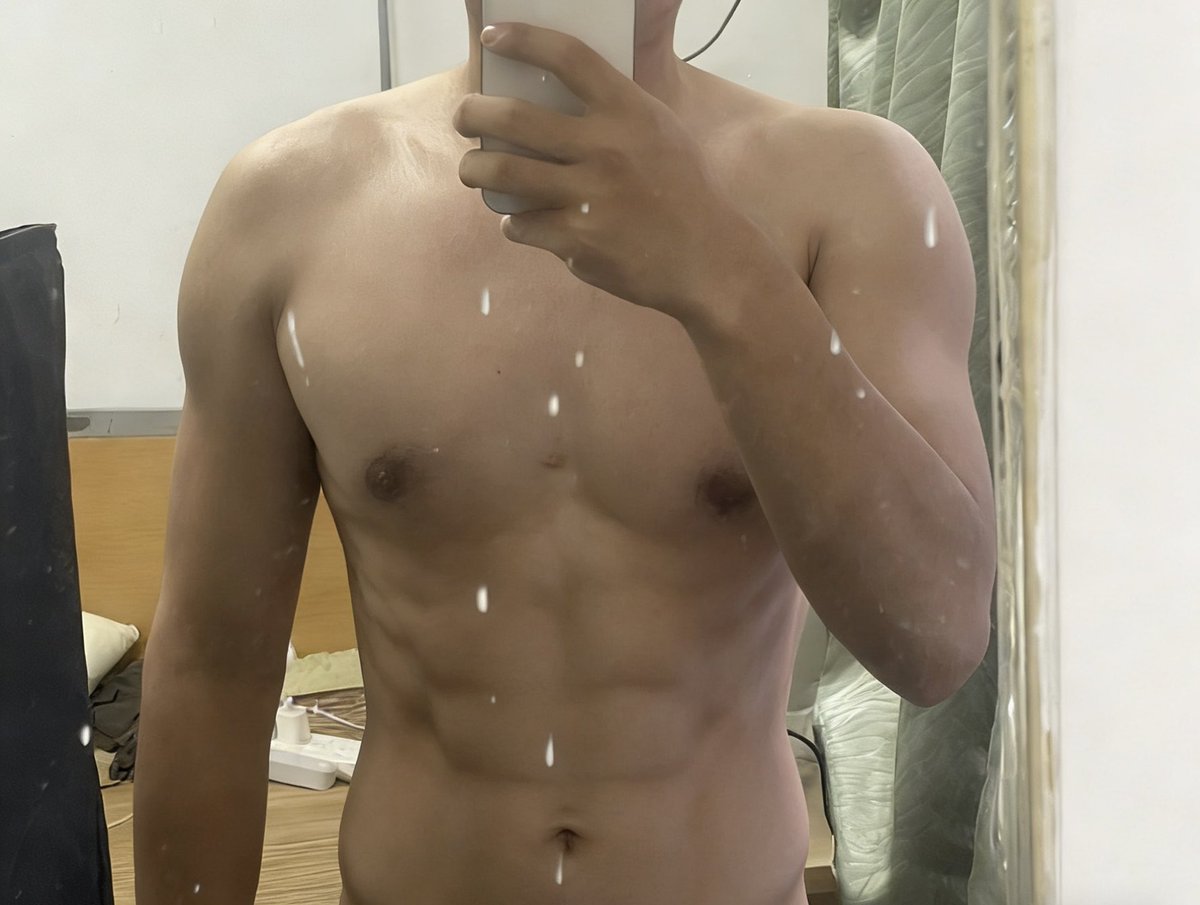 shapimenii1's tweet photo. 厦门哪里可以光明正大的脱衣服被看呢 https://t.co/5ki6td7jc1