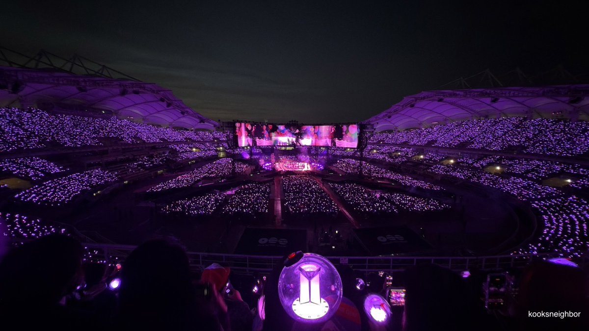 redhead⁷ tweet media