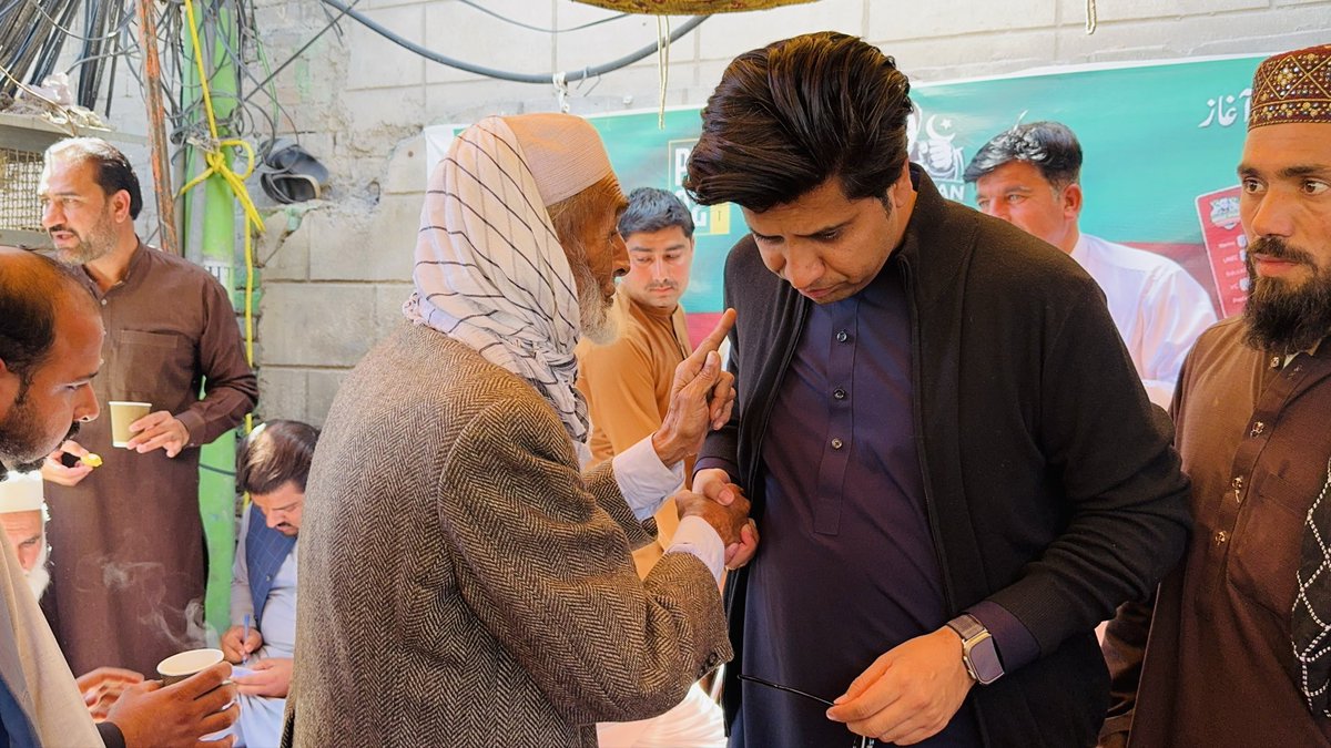 کوہاٹ: وزیراعلی خیبرپختونخوا سہیل آفریدی کے ہدایت پر معاون خصوصی برائے اطلاعات شفیع جان کا "عمران خان رہائی امن تحریک" کی رجسٹریشن مہم کا افتتاح

کوہاٹ میں معاون خصوصی برائے اطلاعات شفیع جان نے "عمران خان رہائی امن تحریک" کی رجسٹریشن مہم کا باقاعدہ آغاز کر دیا۔ اس سلسلے میں انہوں