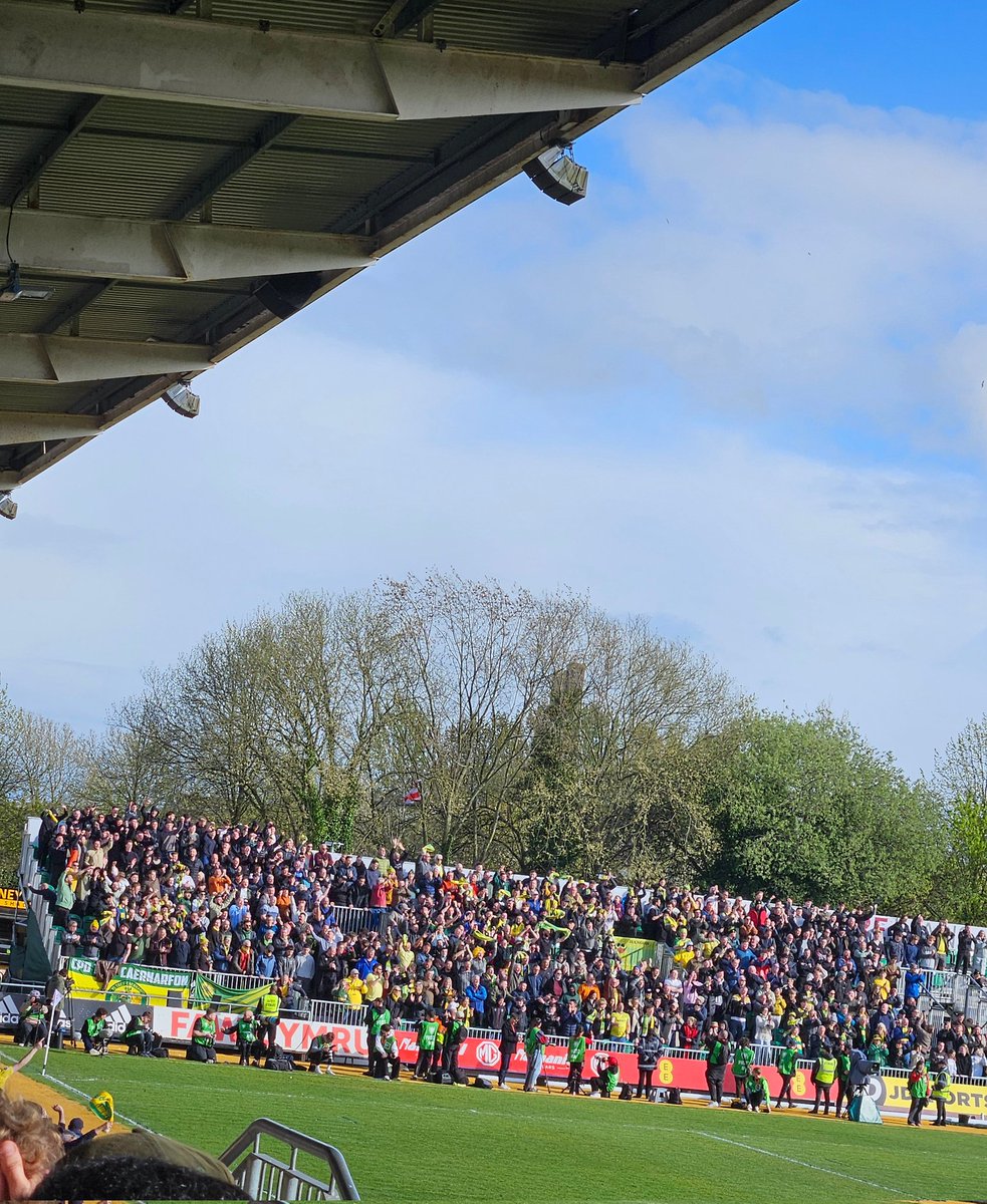 groundhopper_92's tweet photo. 🟡🟢 Caernarfon Town 3-0 Flint Town United ⚪️⚫️

Game 8️⃣4️⃣ 2025/26
📅 Sunday 12th April
🏟 Rodney Parade, Newport
🏆 Welsh Cup Final 🏴󠁧󠁢󠁷󠁬󠁳󠁿
👥 2,224

#groundhopper #groundhopping https://t.co/Z9XwlZfux6
