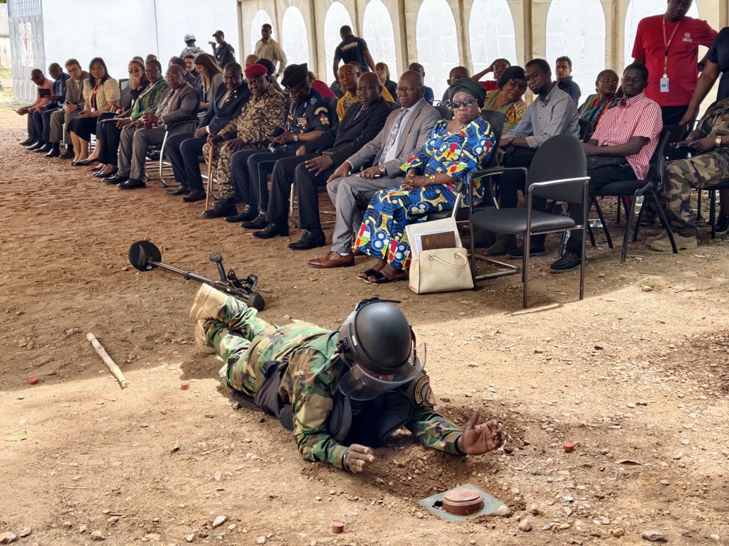 UNPeacekeeping's tweet image. The National Mine Action Authority launched in #CAR 🇨🇫 with support from @UN_CAR &amp;amp; @UNMAS to strengthen ongoing efforts to protect communities from explosives &amp;amp; mines. In 2026 so far, only 2 civilian casualties from explosive devices have been reported compared to 82 in 2023.