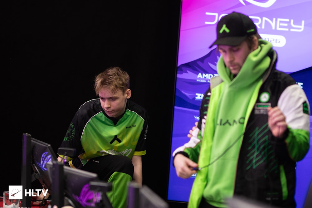 stnky ッ tweet media