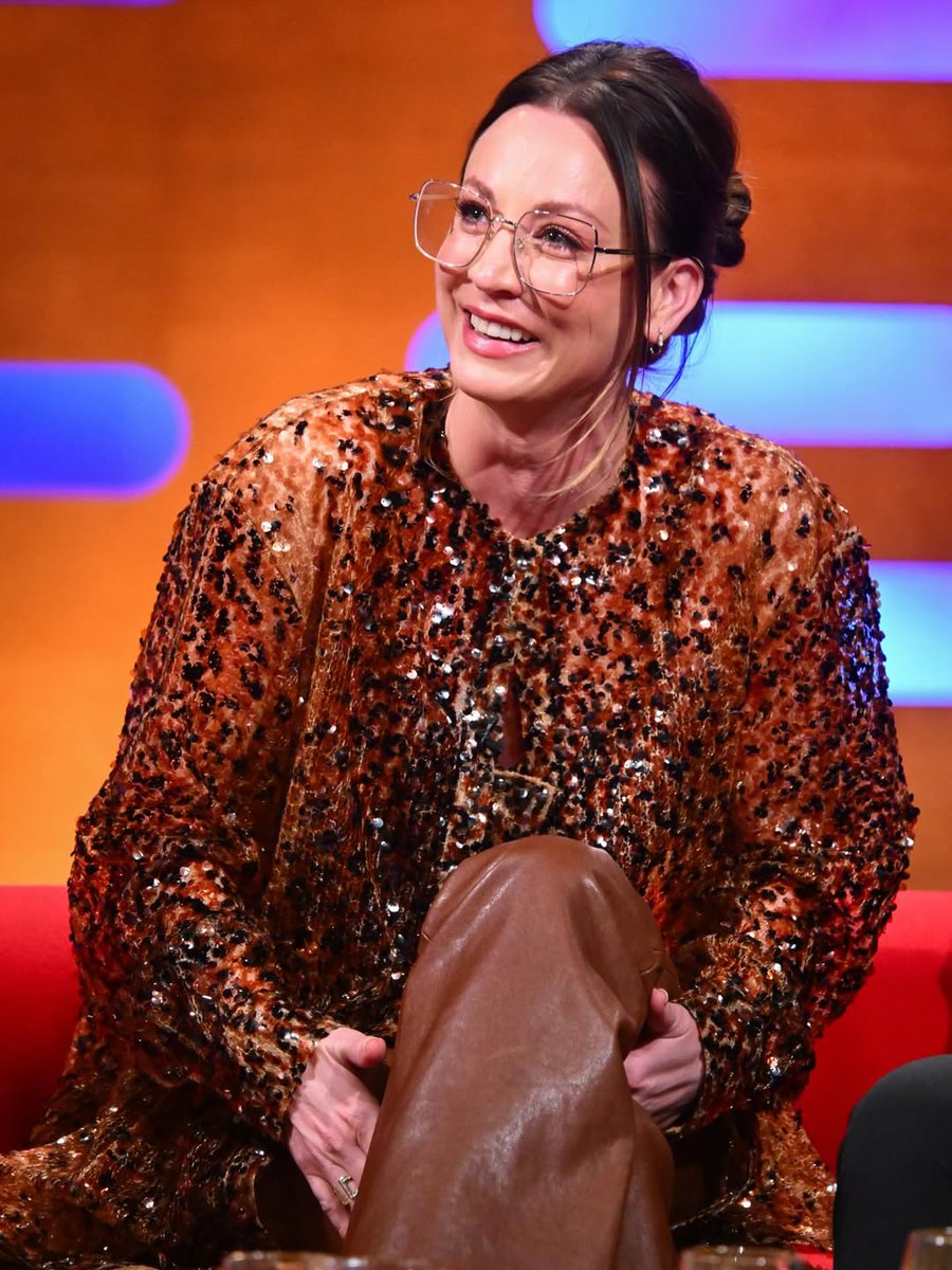 Kaley Cuoco tweet media