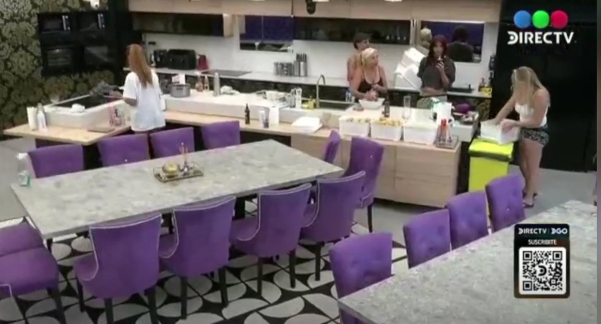 elena 🖤 tweet media