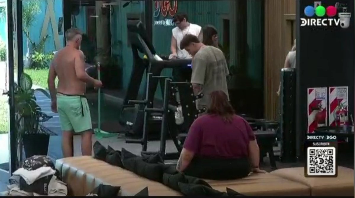 elena 🖤 tweet media