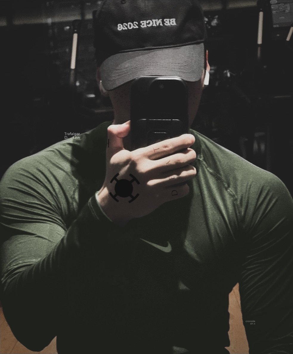 Law ／ slooow dm. tweet media