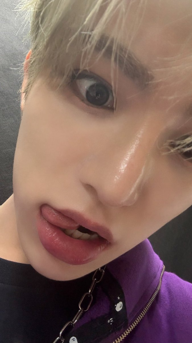 Ma langue sur ta peau nu