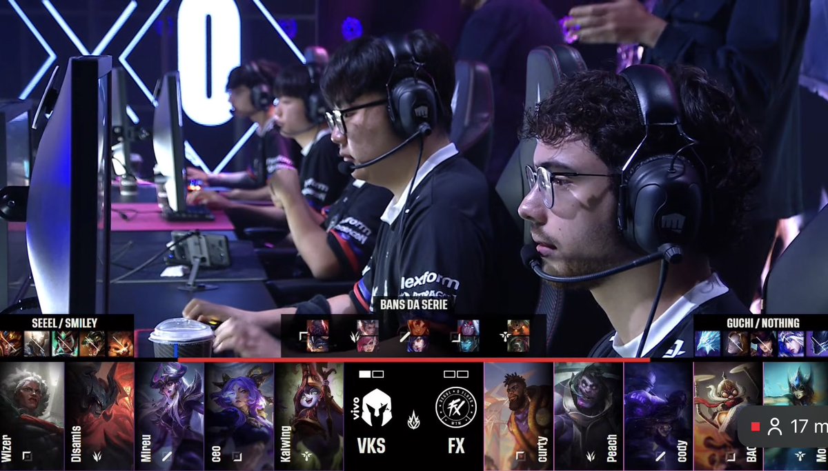 Fluxo W7M LOL tweet media