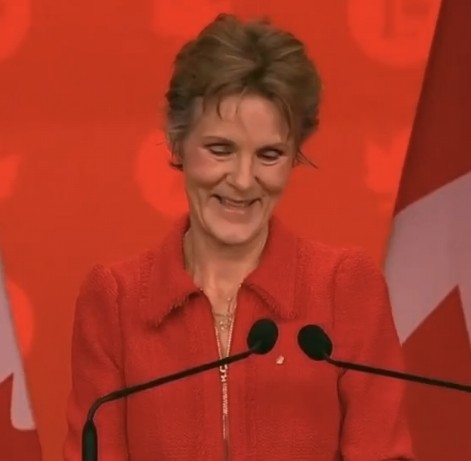 QueenBee 🌼🐝 tweet media