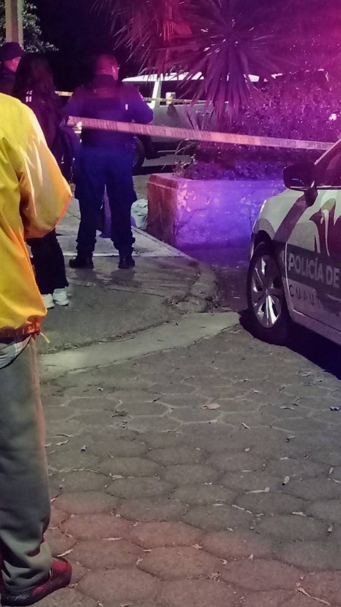 PuntoMedioEdo's tweet photo. 🚨⚠️🤳🏻 "#Sonriente y desenfadado", #alcalde #confirma dos #homicidios en #Izcalli; dice que hubo “saldo blanco” este sábado.

🤳🏻 Más información ⬇️
https://t.co/J3yx2qUJMh https://t.co/gq9kcSlWPB