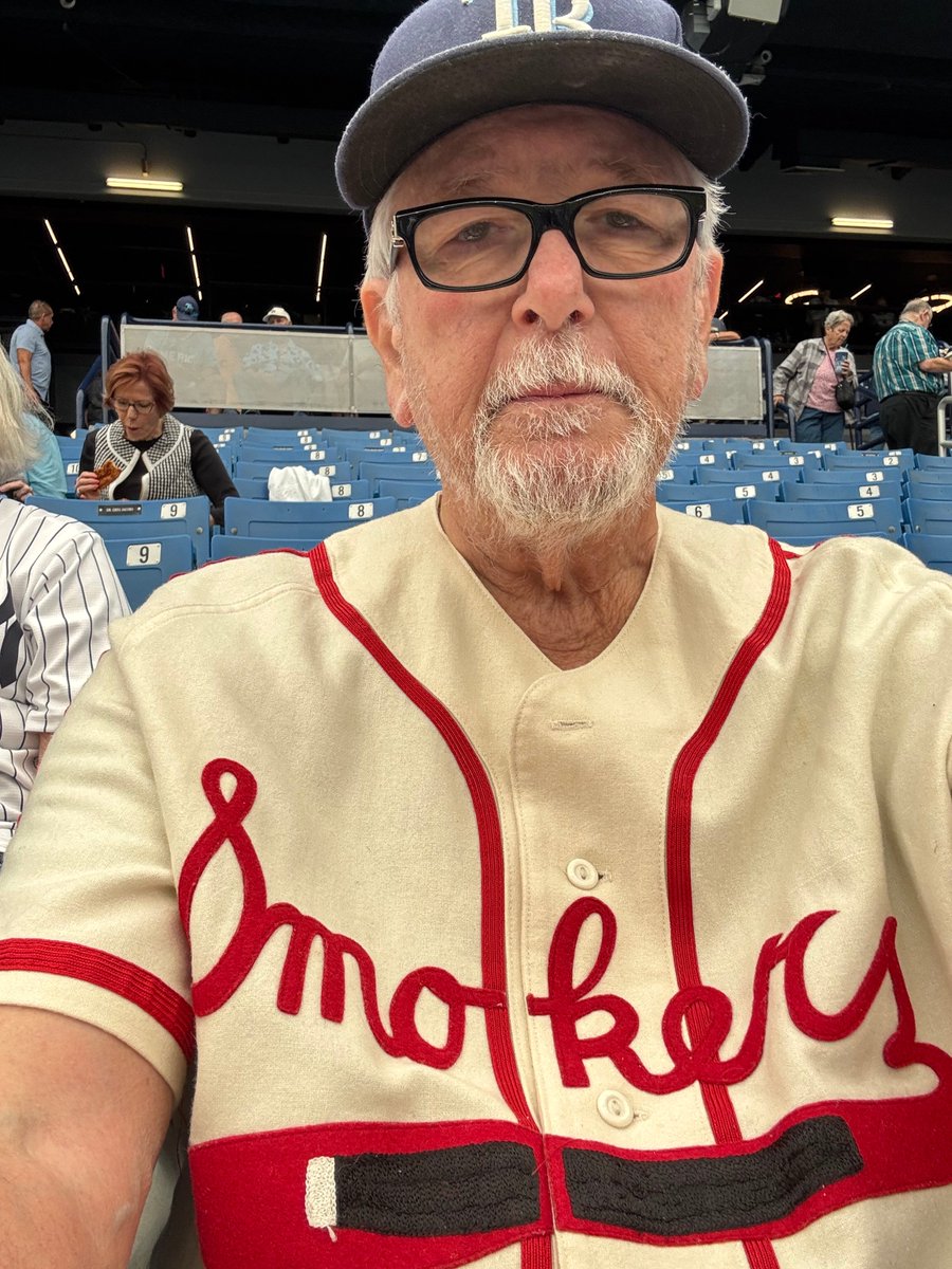 Professor Twain 🌻🌻🌻🌻🌻🌻🌻🌻🌻🌻🌻 tweet media