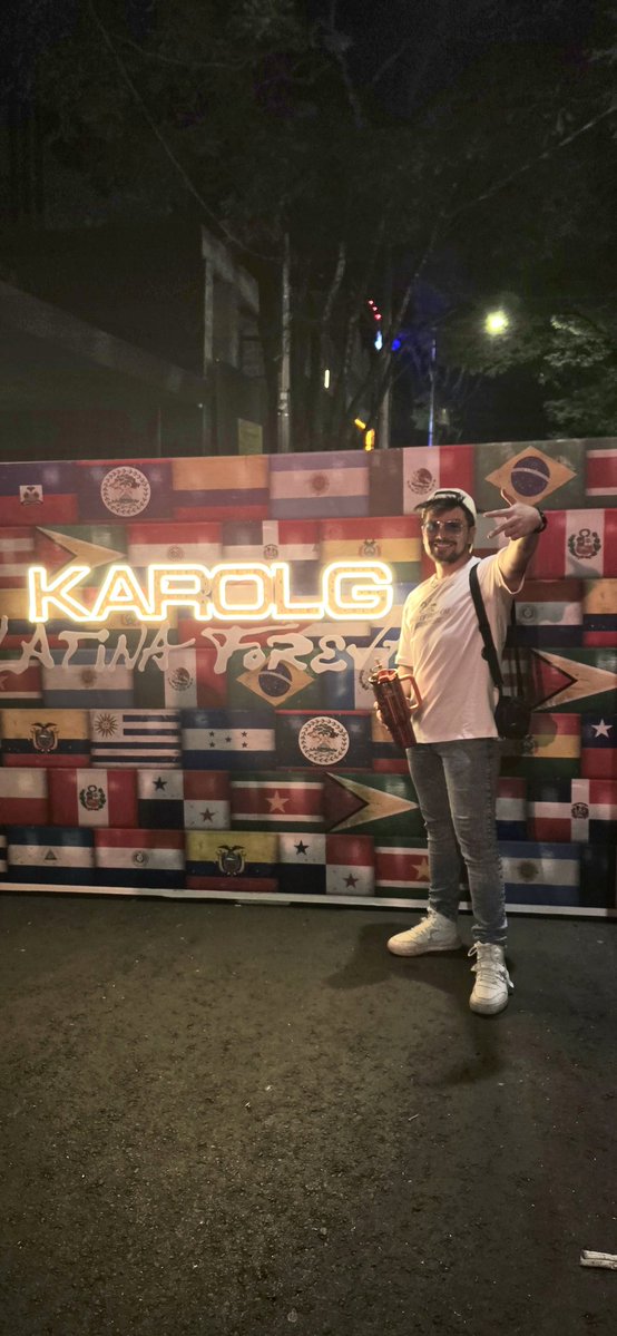 Andrés (SparKLYyy 💿💎) tweet media