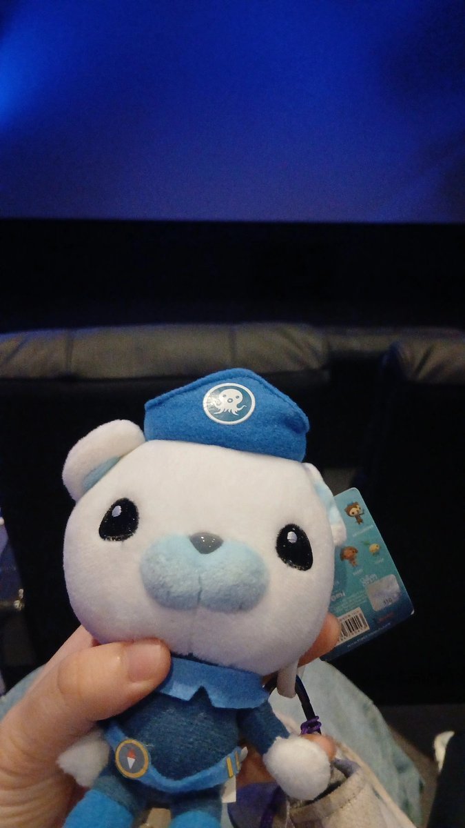 아 맞다 전에 이거 보고옴 영화 너무 재밌었고 대머리반 너무 웃겼고