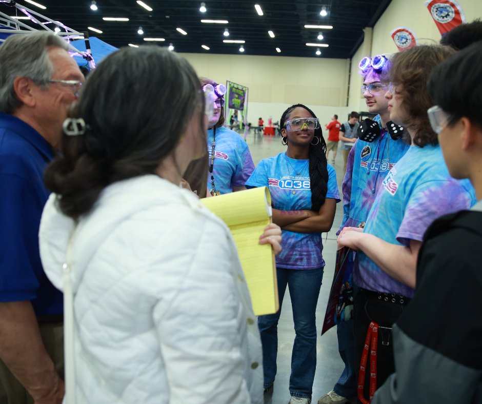 LakotaRobotics's tweet photo. At competition, our students gain valuable experience presenting and speaking with judges—building confidence and developing skills that prepare them for the workforce. 🤖💬

#FRC #FIRSTRobotics #MoreThanRobots #RoboticsLife #StudentSuccess #FutureReady #lakotarobotics #omgrobots https://t.co/U46UD4ZPka